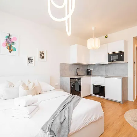 Nordic Elegance - Pristavna Apartment *