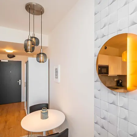 Apartment Nordic Elegance - Pristavna